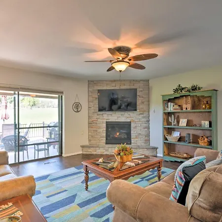 Bright Ruidoso Condo With Deck And Golf Course Views!